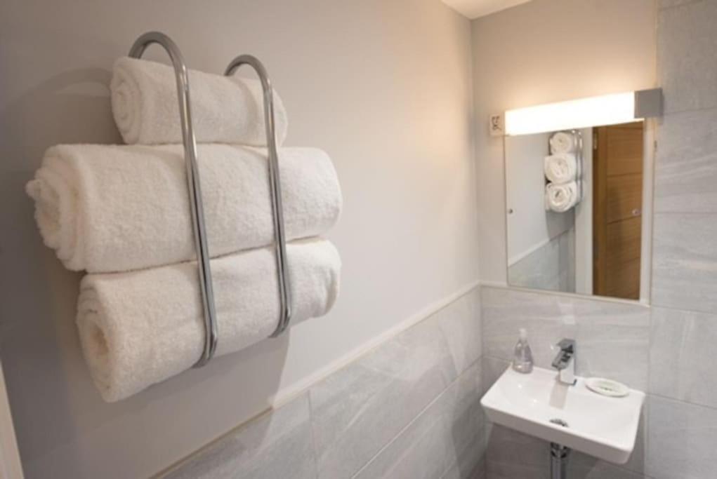 Beautiful, Spacious 1 Bed Flat Brentwood Exterior photo