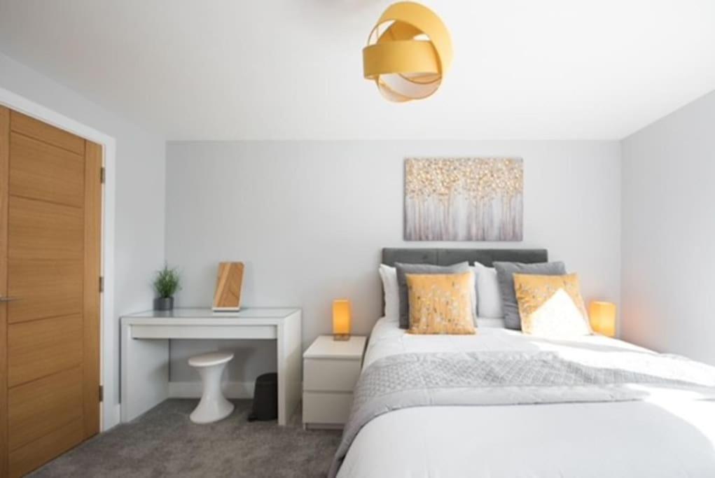 Beautiful, Spacious 1 Bed Flat Brentwood Exterior photo